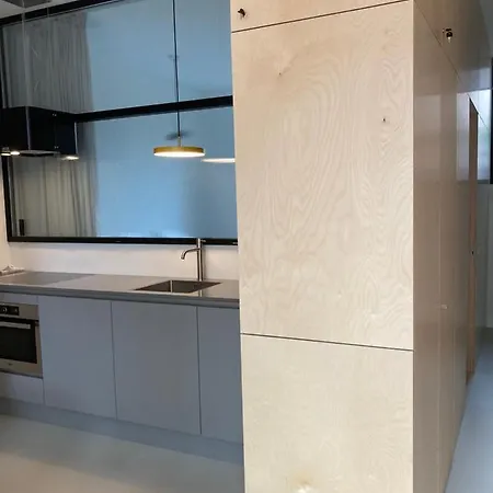 Le Garage Downtown Serviced Apartmán *