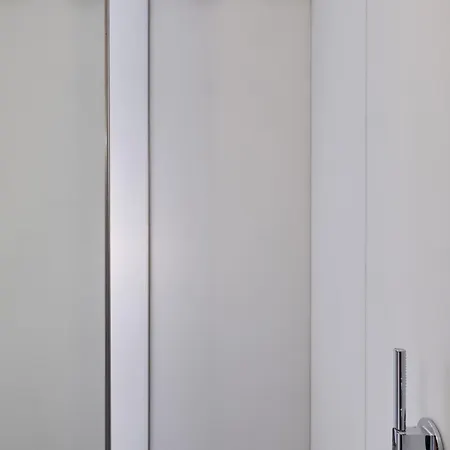 Le Garage Downtown Serviced *