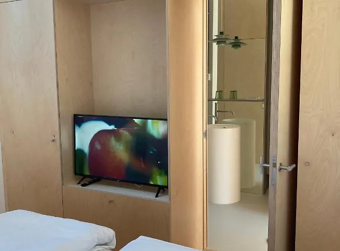 Le Garage Downtown Serviced