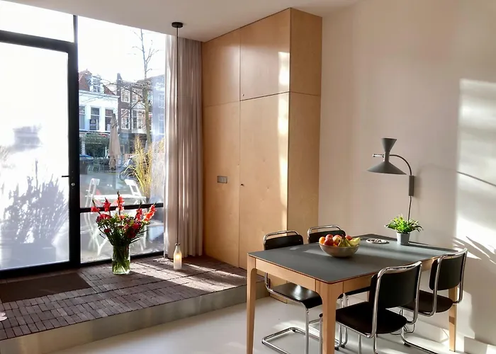 Le Garage Downtown Serviced