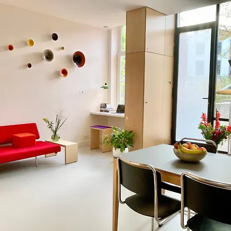 Le Garage Downtown Serviced האג