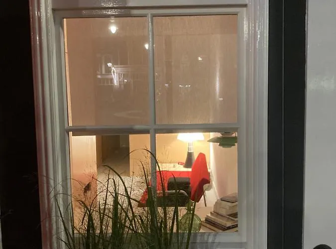 Le Garage Downtown Serviced Гаага