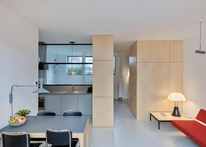 Le Garage Downtown Serviced